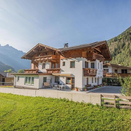 Appartamento Flat With Sep Entrance On Ground Floor In Neustift Neustift im Stubaital Esterno foto